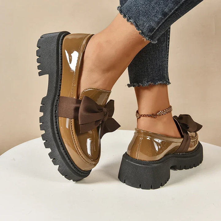 Eliza – Glänzende Plateau-Loafer