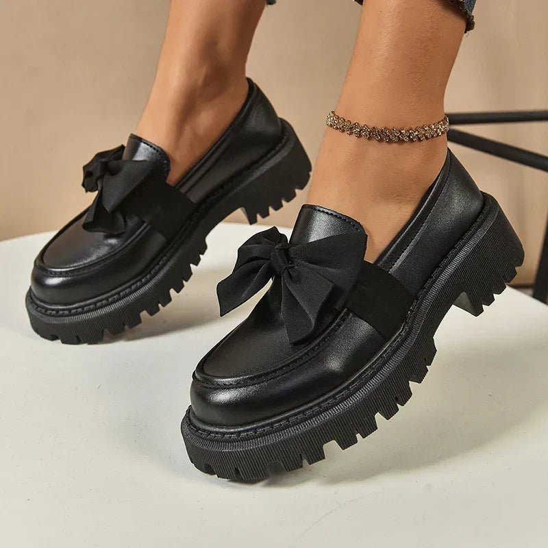 Eliza – Glänzende Plateau-Loafer