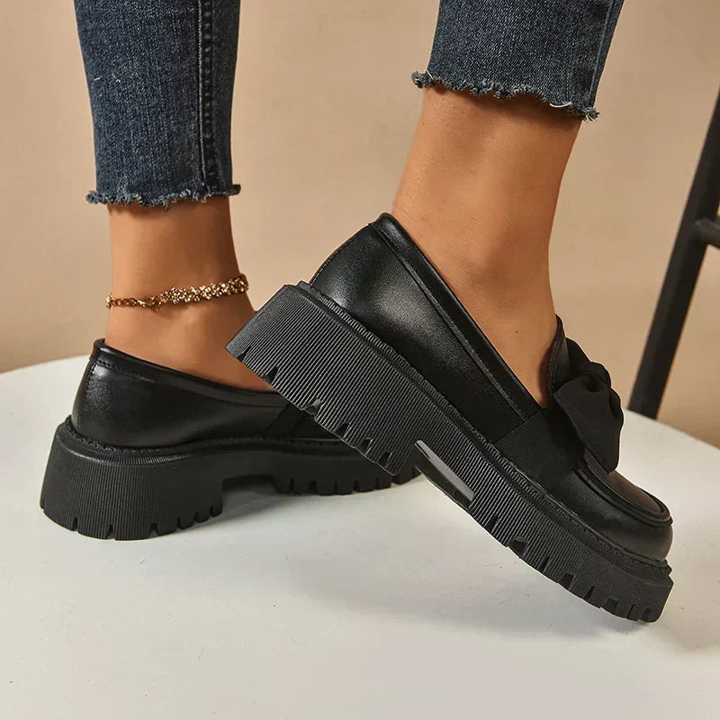 Eliza – Glänzende Plateau-Loafer