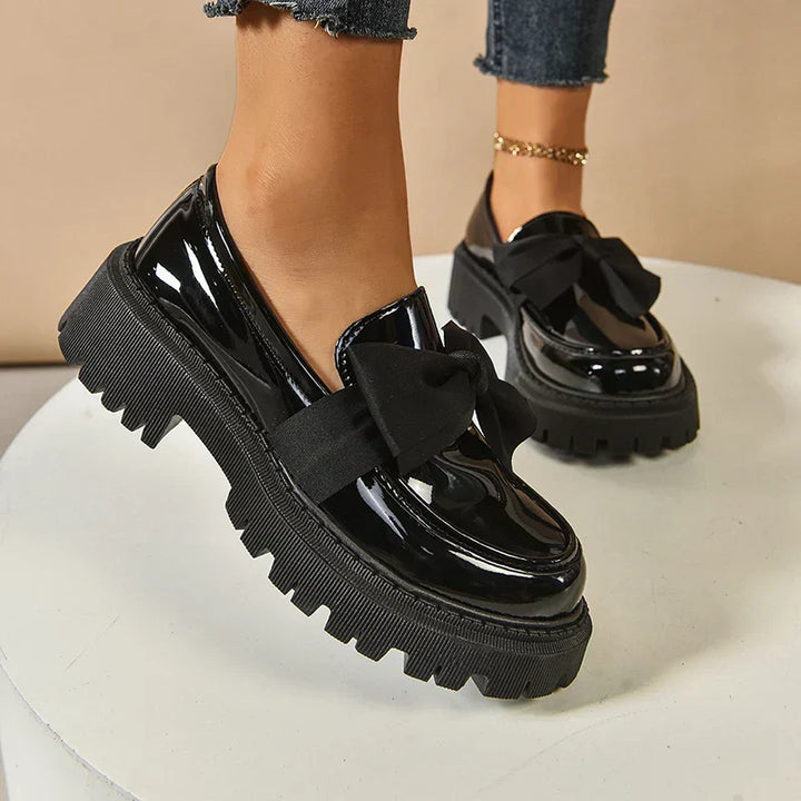 Eliza – Glänzende Plateau-Loafer