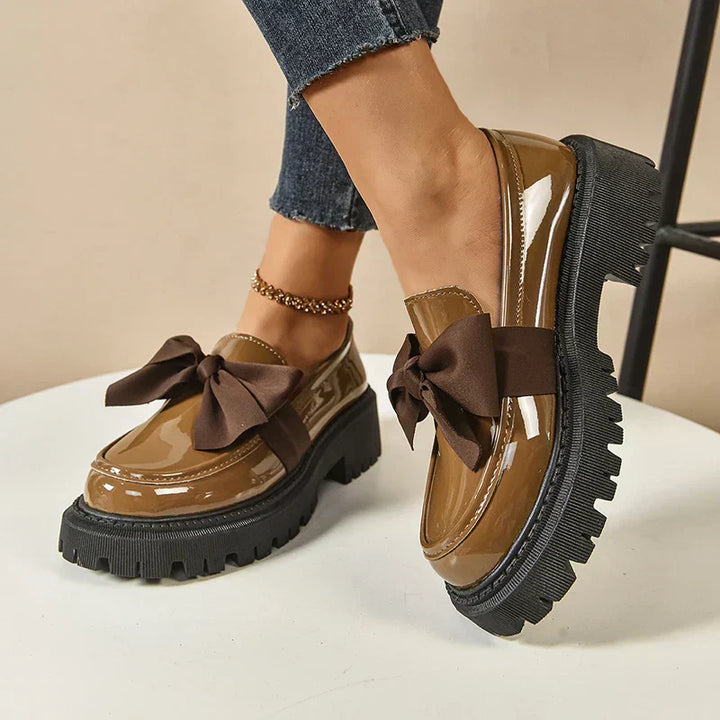 Eliza – Glänzende Plateau-Loafer