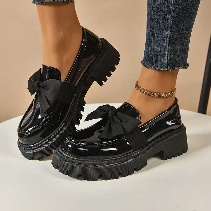 Eliza – Glänzende Plateau-Loafer