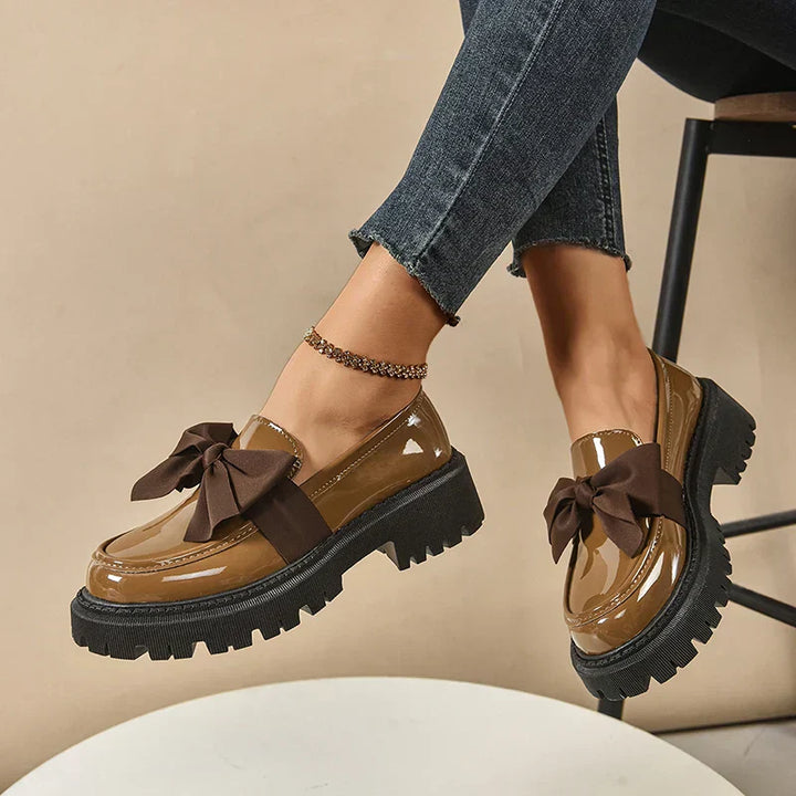 Eliza – Glänzende Plateau-Loafer