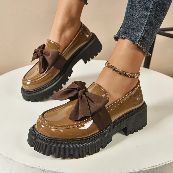 Eliza – Glänzende Plateau-Loafer