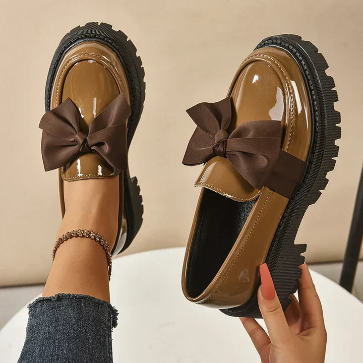 Eliza – Glänzende Plateau-Loafer