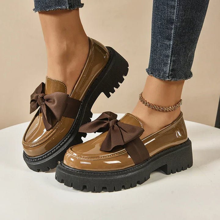 Eliza – Glänzende Plateau-Loafer