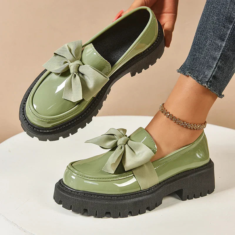 Eliza – Glänzende Plateau-Loafer