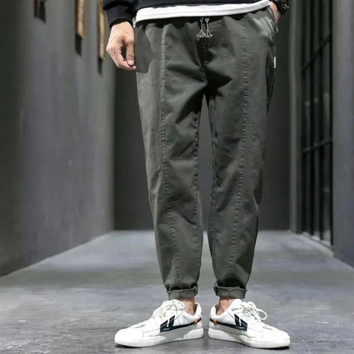 Neryth - schmal zulaufende Soft-Touch-Jogginghose