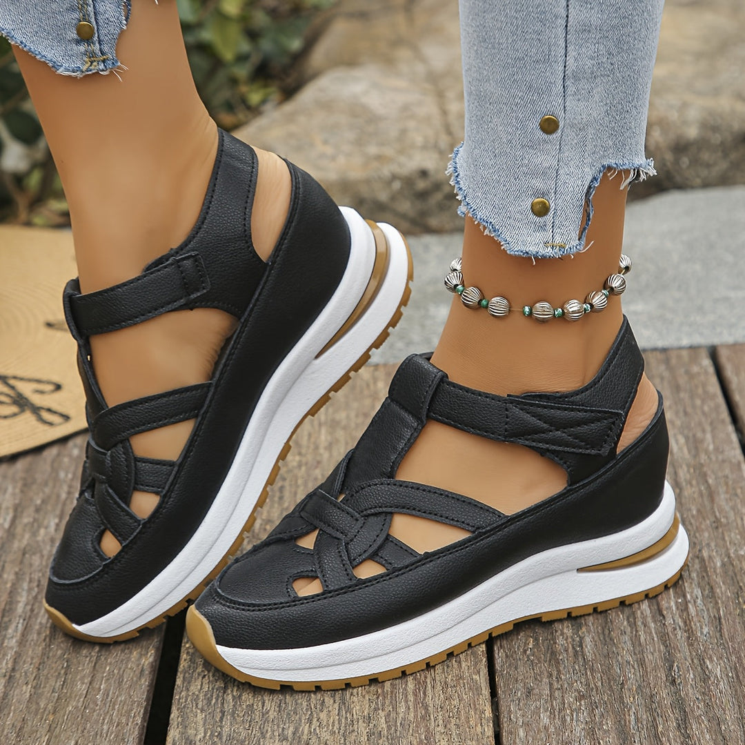 Novessia - Cut-out-Plateau-Keilsandalen